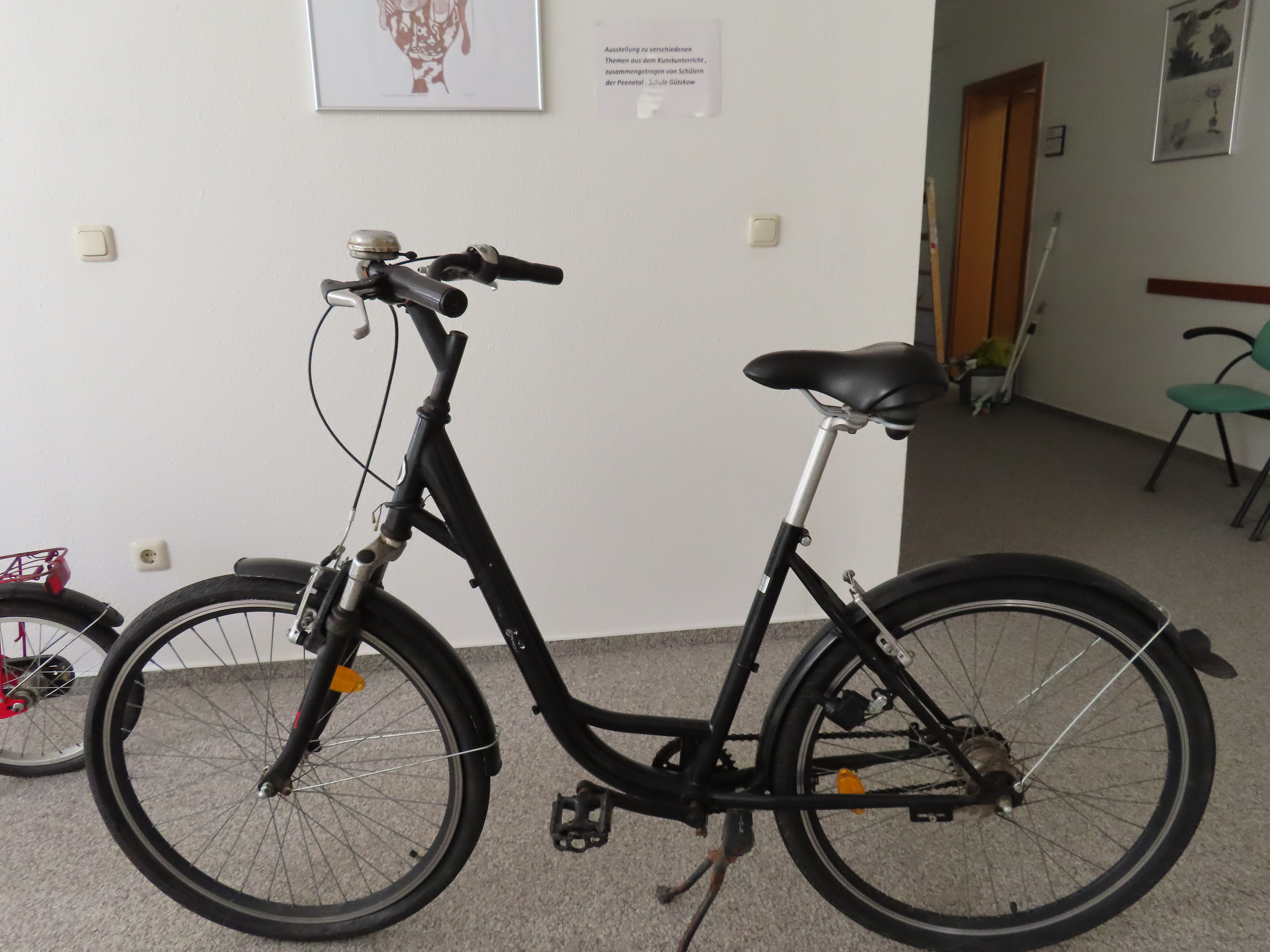 08 2026 schwarzes Fahrrad
